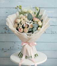 Букет цветов из:  Розы и Лизиантусы в Темиртау