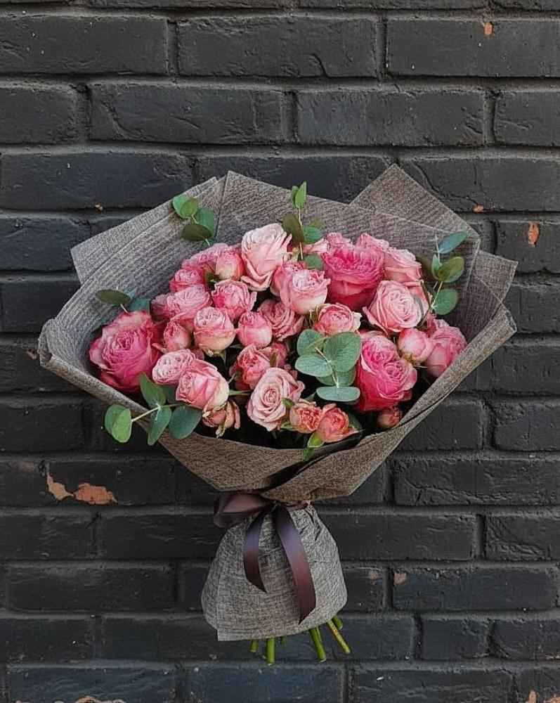 Букет розы в пальмах в Темиртау Букет цветов из: Розы в Темиртау