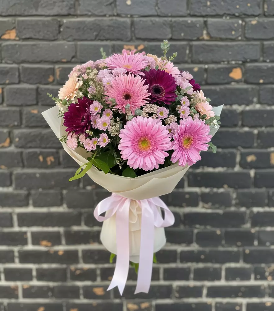 Букет цветов из: Герберы и Хризантемы в Темиртау