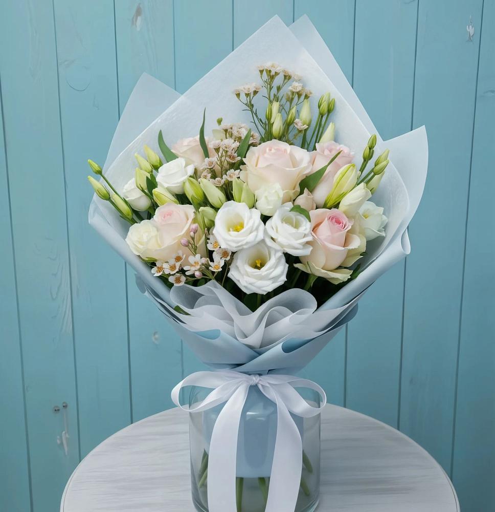 Букет цветов из: Розы и Лизиантусы в Темиртау