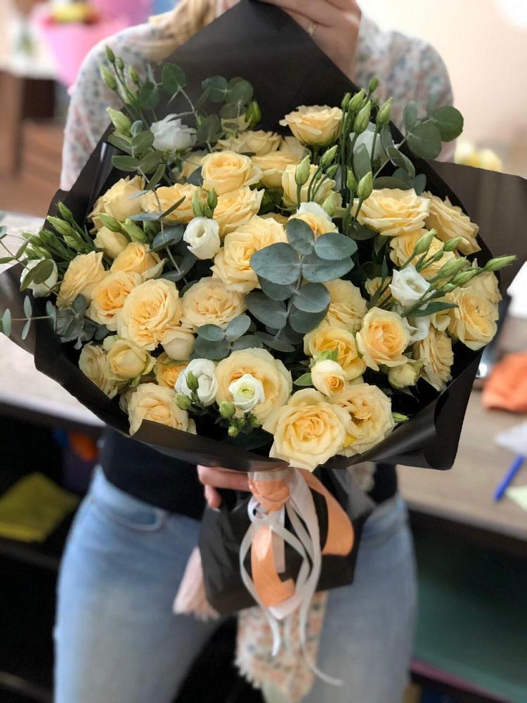 Букет цветов из: Розы и Лизиантусы в Темиртау