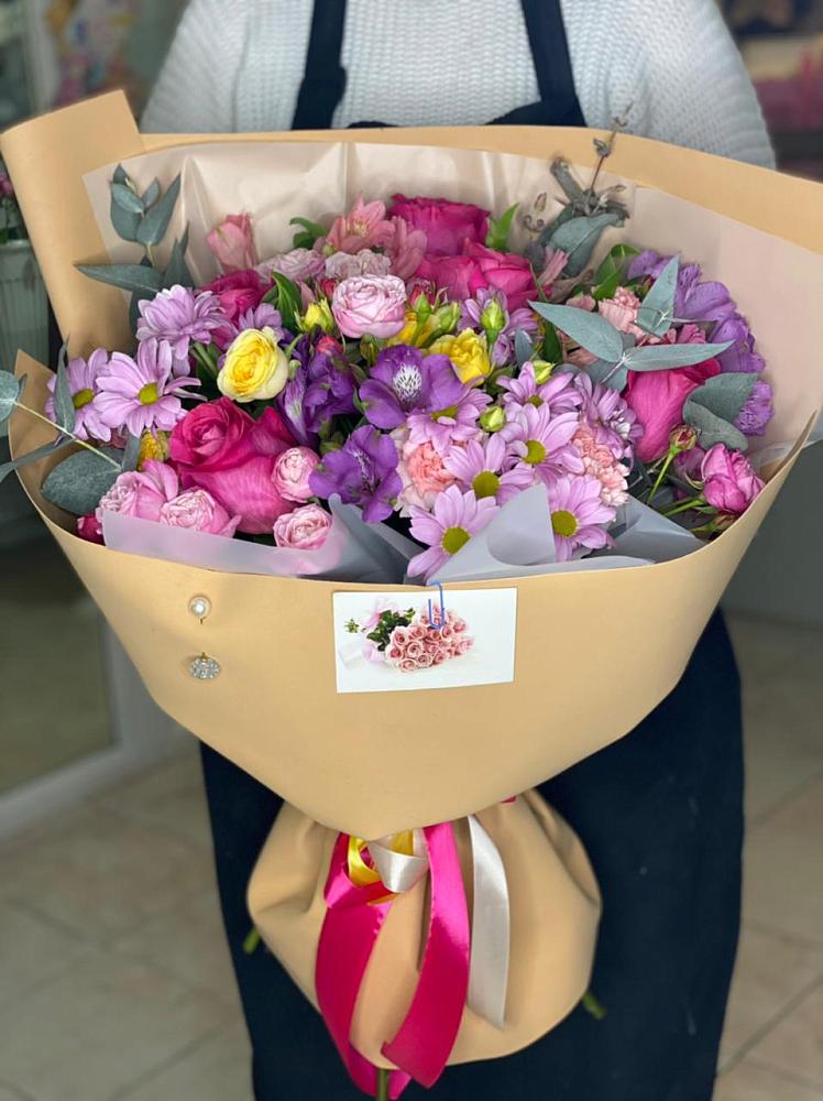 Букет цветов из: Хризантемы, Гвоздики и Альстромерии в Темиртау