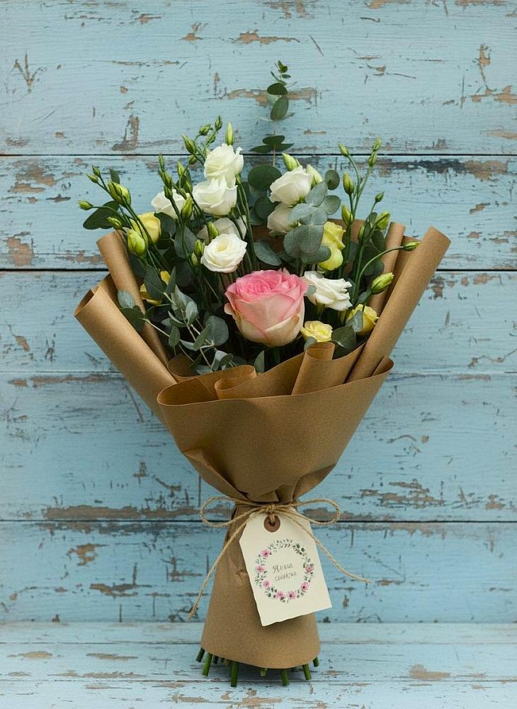 Букет цветов из: Розы и Лизиантусы в Темиртау