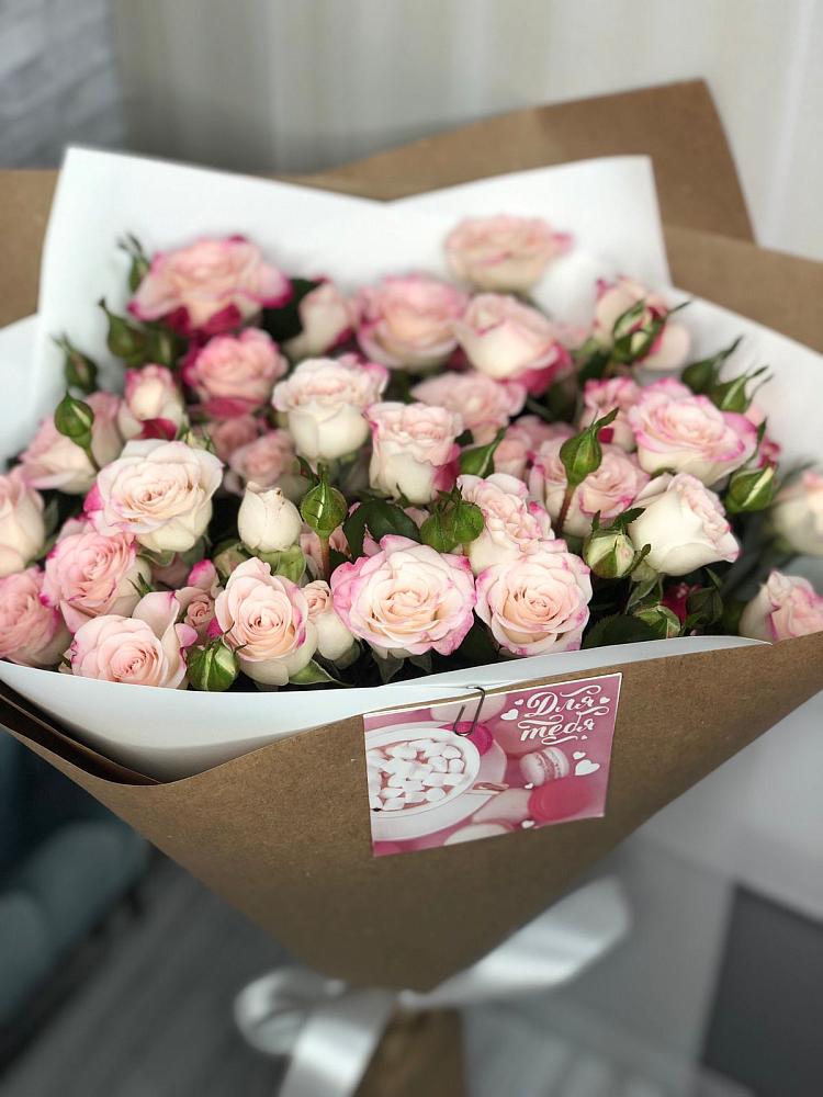 Букет цветов из: Розы в Темиртау