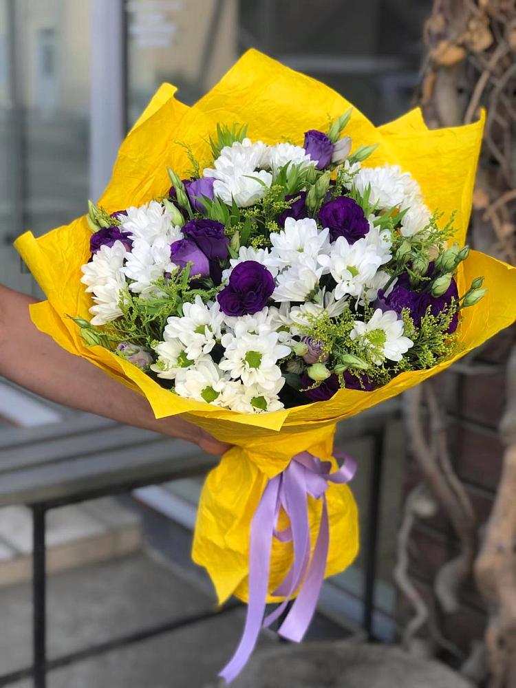 Букет цветов из: Ирисы, Хризантемы и Ромашки в Темиртау