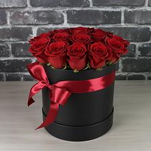 Композиция исключительность в Темиртау Цветочная композиция из Розы в шляпной коробке в Темиртау