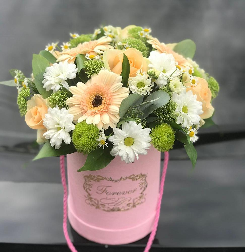 Цветочная композиция из Розы, Герберы и Хризантемы в шляпной коробке в Темиртау