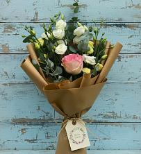 Букет нежный привет в Темиртау Букет цветов из:  Розы и Лизиантусы в Темиртау