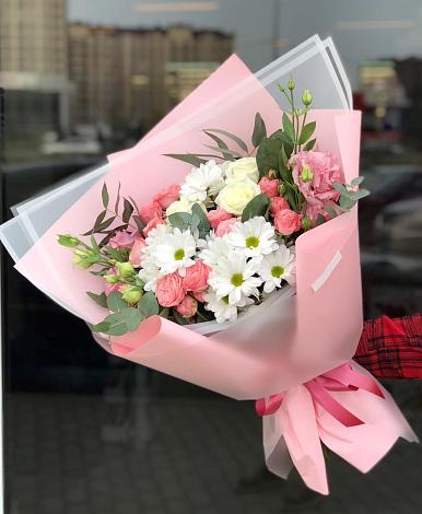Букет цветов из: Розы, Лизиантусы и Хризантемы в Темиртау