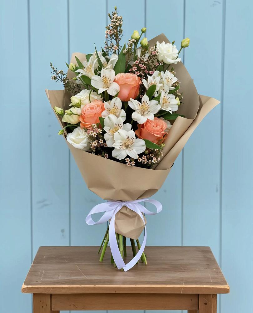 Букет цветов из: Альстромерии, Лизиантусы, Розы и Хризантемы в Темиртау