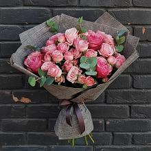 Букет розы в пальмах в Темиртау Букет цветов из: Розы в Темиртау